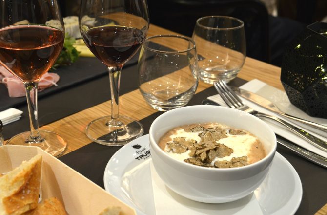 Restaurant Paris : L’Artisan de la truffe, la référence du diamant noir…